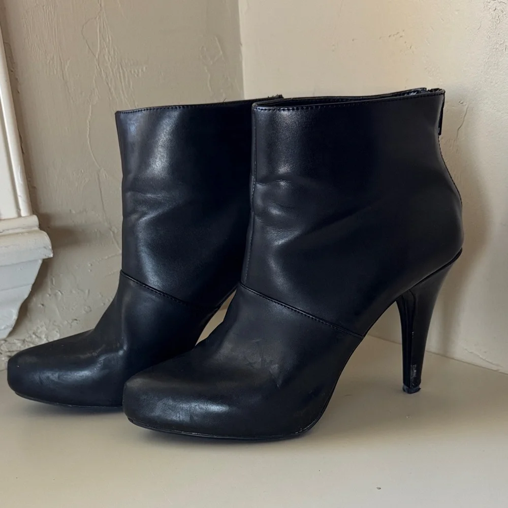 Elle Black Ankle Booties